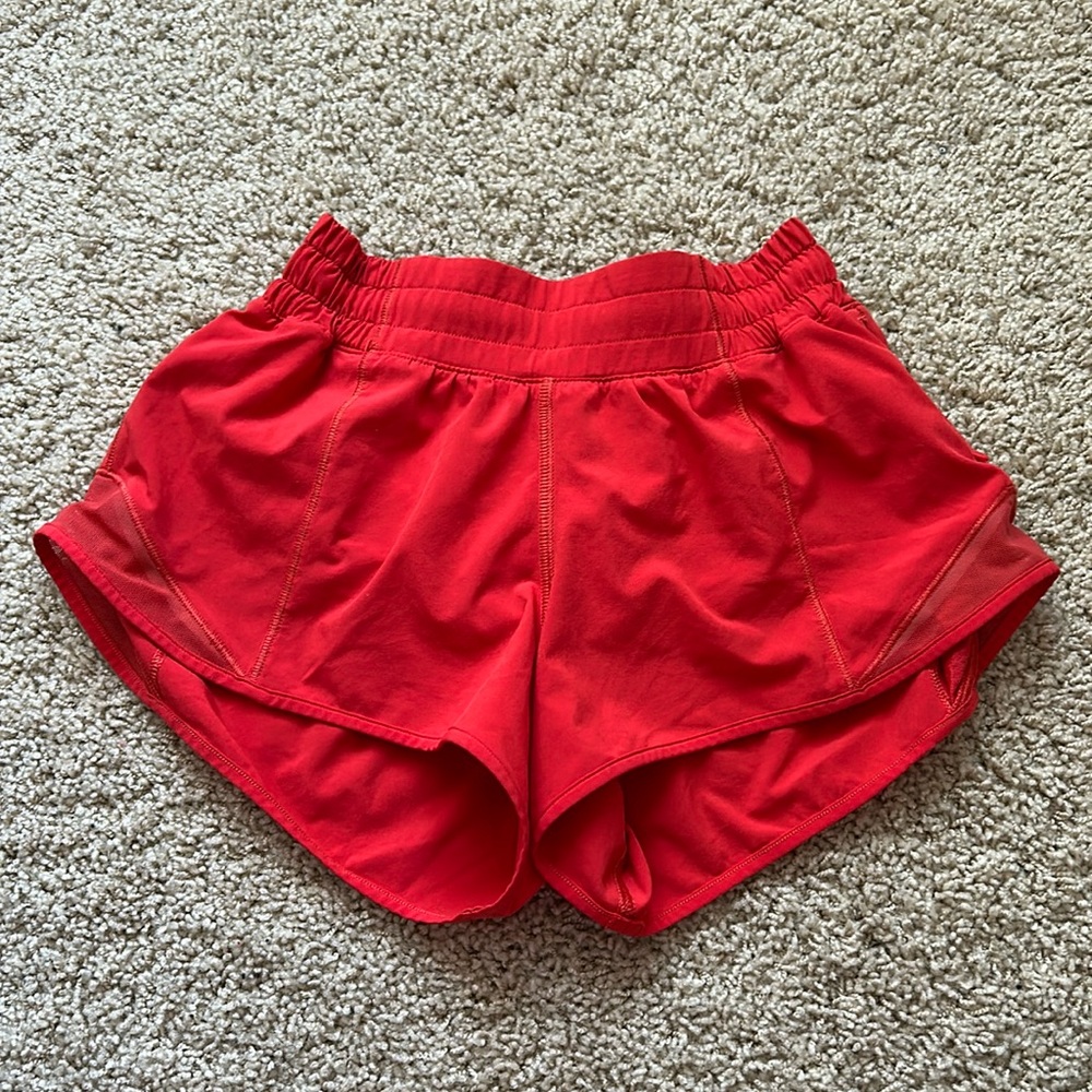 Lululemon hotty hot shorts 2 in